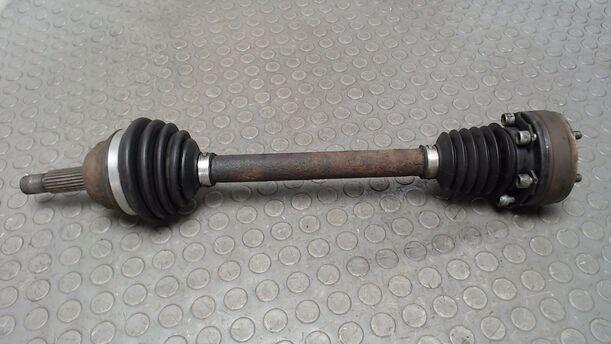 Foto: ANTRIEBSWELLE VORN LINKS eines Seat Arosa 1.0