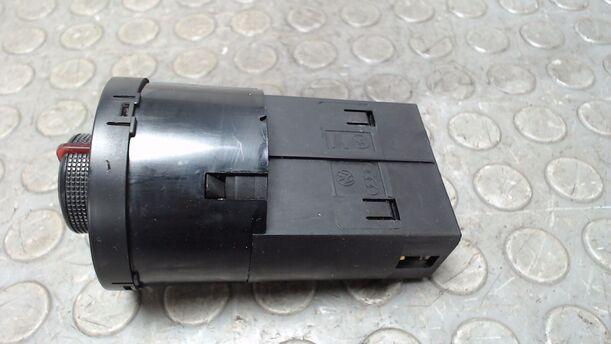 Foto: LICHTSCHALTER eines Seat Arosa 1.0