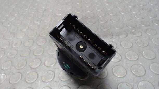 Foto: LICHTSCHALTER eines Seat Arosa 1.0