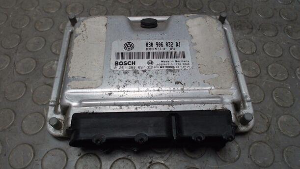 Foto: STEUERGERÄT EINSPRITZUNG / MOTORSTEUERGERÄT eines Seat Arosa 1.0