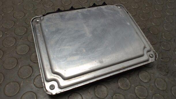 Foto: STEUERGERÄT EINSPRITZUNG / MOTORSTEUERGERÄT eines Seat Arosa 1.0