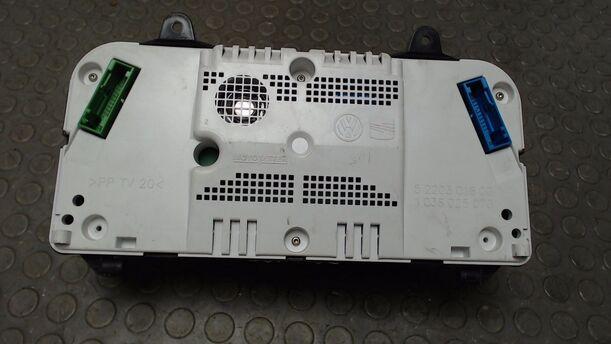 Foto: TACHOEINHEIT / KOMBIINSTRUMENT eines Seat Arosa 1.0
