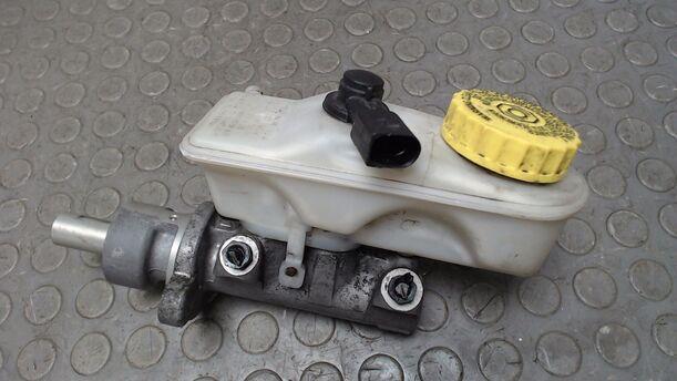 Foto: HAUPTBREMSZYLINDER eines Seat Arosa 1.0