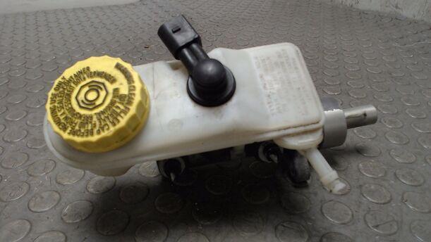 Foto: HAUPTBREMSZYLINDER eines Seat Arosa 1.0