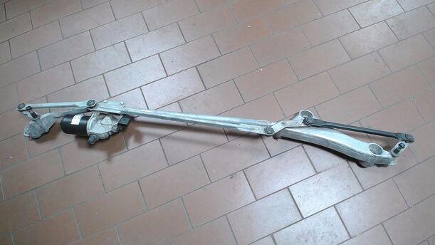 Foto: SCHEIBENWISCHERMOTOR VORN eines Mercedes-Benz A 150