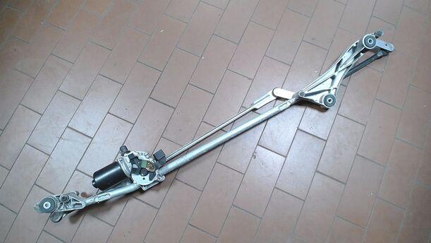 Foto: SCHEIBENWISCHERMOTOR VORN eines Mercedes-Benz A 150