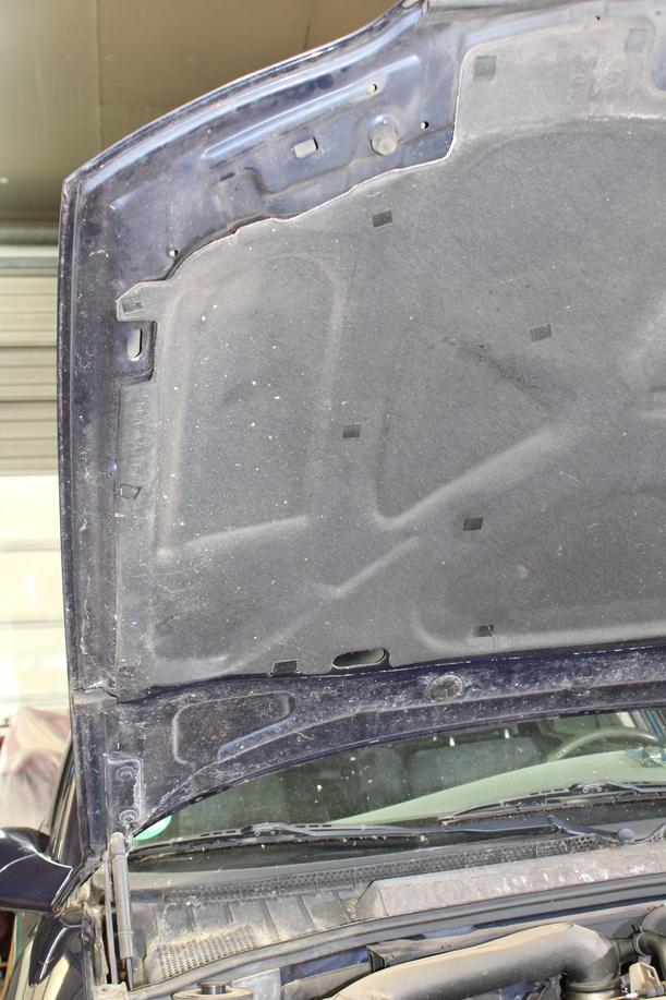 Foto: MOTORHAUBE ( FACELIFT ) eines Opel Vectra 1.6