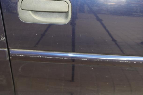 Foto: TÜR VORN RECHTS eines Opel Vectra 1.6