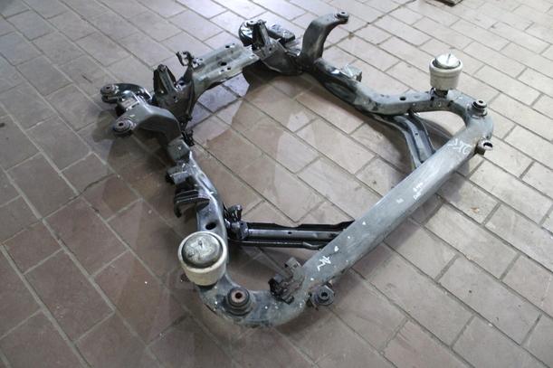 Foto: VORDERACHSE / ACHSE VORN eines Opel Vectra 1.6