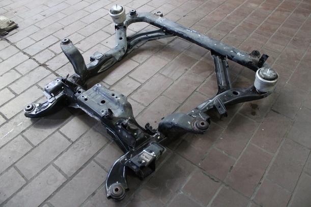 Foto: VORDERACHSE / ACHSE VORN eines Opel Vectra 1.6