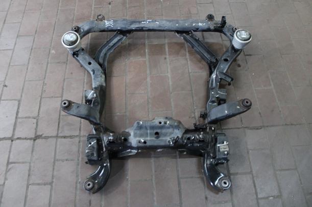 Foto: VORDERACHSE / ACHSE VORN eines Opel Vectra 1.6