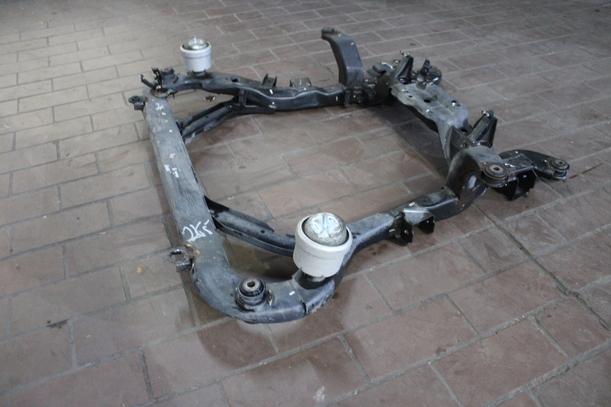 Foto: VORDERACHSE / ACHSE VORN eines Opel Vectra 1.6