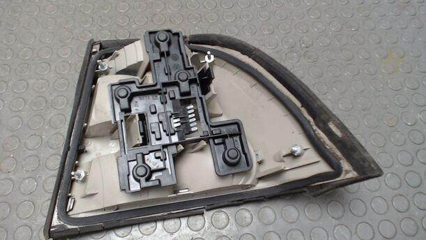 Foto: HECKLEUCHTE / RÜCKLEUCHTE LINKS eines Opel Vectra 1.6