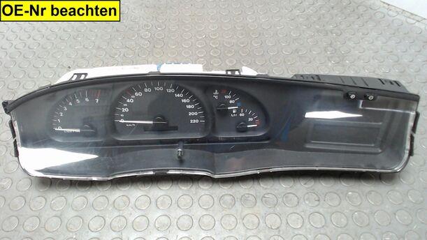 Foto: TACHOEINHEIT / KOMBIINSTRUMENT eines Opel Vectra 1.6