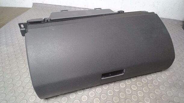 Foto: HANDSCHUHFACH eines Mercedes-Benz A 150