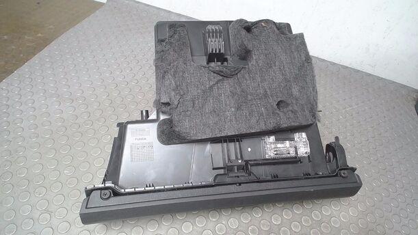 Foto: HANDSCHUHFACH eines Mercedes-Benz A 150
