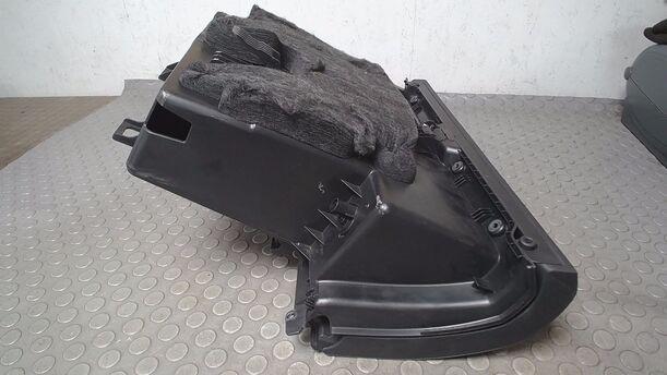 Foto: HANDSCHUHFACH eines Mercedes-Benz A 150