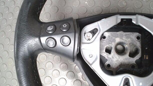Foto: LEDERLENKRAD ( OHNE AIRBAG ) eines Mercedes-Benz A 150