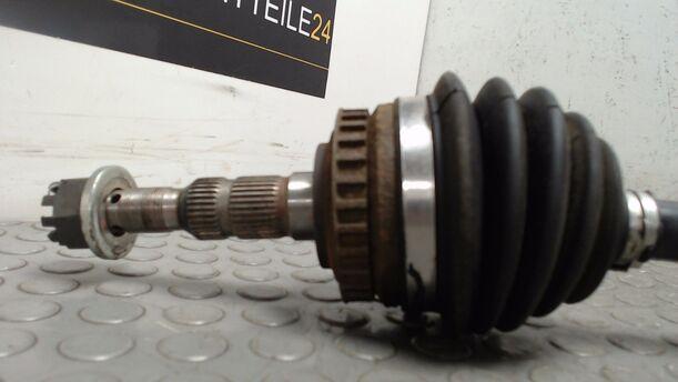 Foto: ANTRIEBSWELLE RECHTS eines Opel Vectra 1.6
