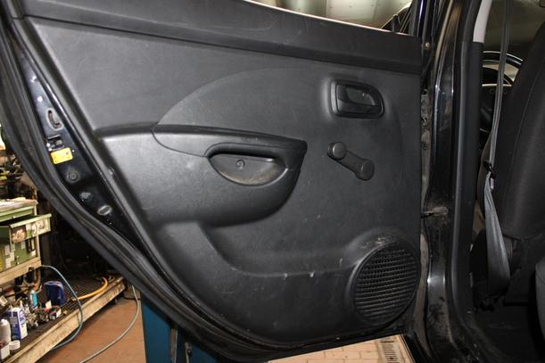 Foto: TÜR HINTEN LINKS eines Kia Picanto 1.1