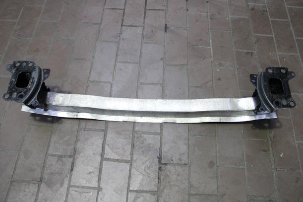 Foto: VERSTÄRKUNG VORN eines Audi A3 2.0 TDI DPF