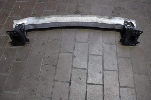 Foto: VERSTÄRKUNG VORN eines Audi A3 2.0 TDI DPF