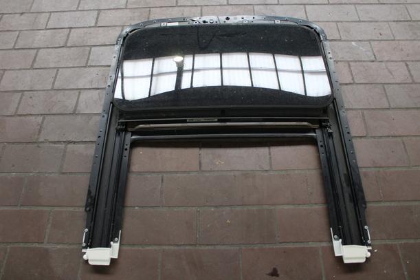 Foto: GLASSCHIEBEDACH / SONNENFENSTER eines Audi A3 2.0 TDI DPF