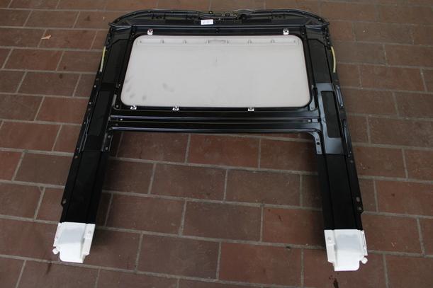 Foto: GLASSCHIEBEDACH / SONNENFENSTER eines Audi A3 2.0 TDI DPF