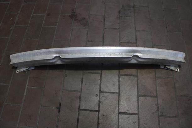 Foto: VERSTÄRKUNG HINTEN eines Audi A3 2.0 TDI DPF