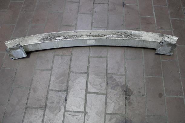 Foto: VERSTÄRKUNG HINTEN eines Audi A3 2.0 TDI DPF