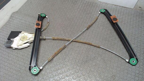 Foto: FENSTERHEBER RECHTS ELEKTRISCH ( 2/3 TÜRER ) eines Audi A3 2.0 TDI DPF
