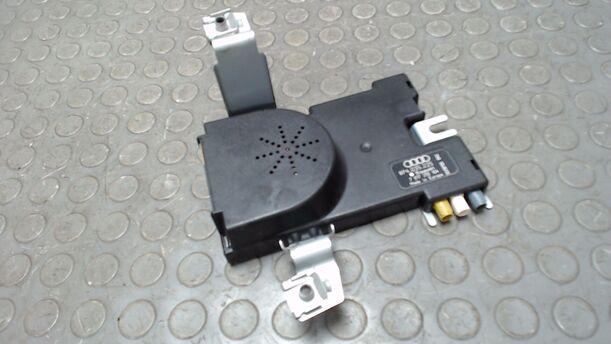 Foto: ANTENNENVERSTÄRKER eines Audi A3 2.0 TDI DPF