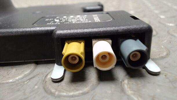 Foto: ANTENNENVERSTÄRKER eines Audi A3 2.0 TDI DPF