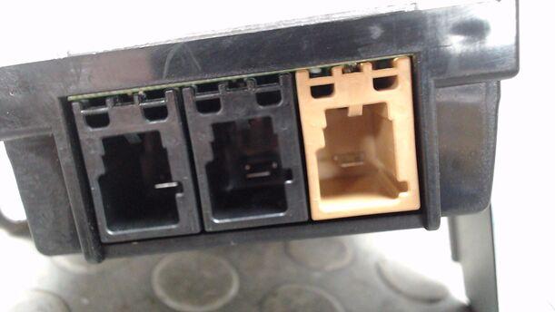 Foto: ANTENNENVERSTÄRKER eines Audi A3 2.0 TDI DPF
