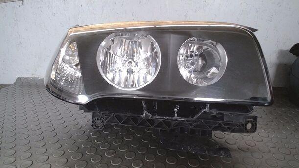 Foto: SCHEINWERFER RECHTS eines BMW X3 3.0d