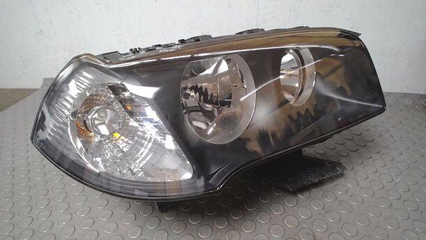 Foto: SCHEINWERFER RECHTS eines BMW X3 3.0d