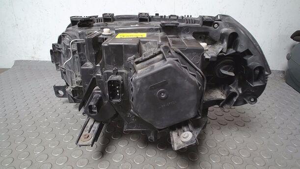 Foto: SCHEINWERFER RECHTS eines BMW X3 3.0d
