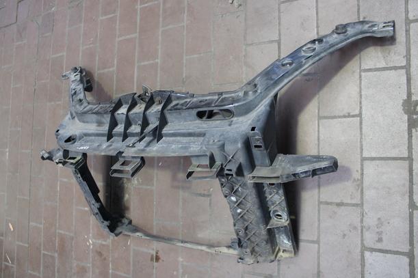 Foto: FRONTBLECH/ SCHLOSSTRÄGER eines Ford Fiesta 1.3