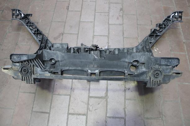 Foto: FRONTBLECH/ SCHLOSSTRÄGER eines Ford Fiesta 1.3