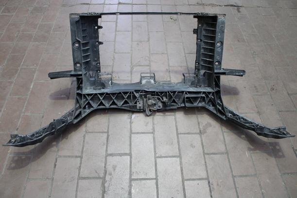 Foto: FRONTBLECH/ SCHLOSSTRÄGER eines Ford Fiesta 1.3