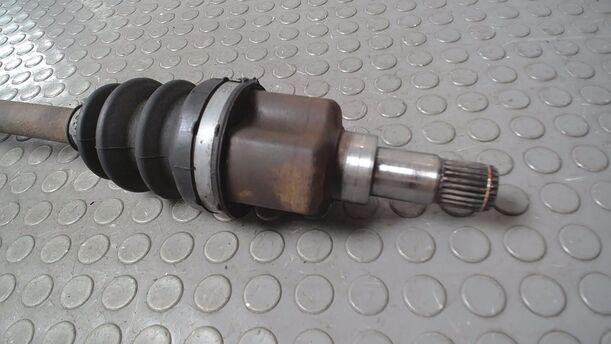 Foto: ANTRIEBSWELLE LINKS eines Ford Fiesta 1.3