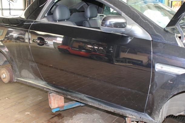 Foto: TÜR VORN RECHTS eines Opel Tigra Twin Top 1.4