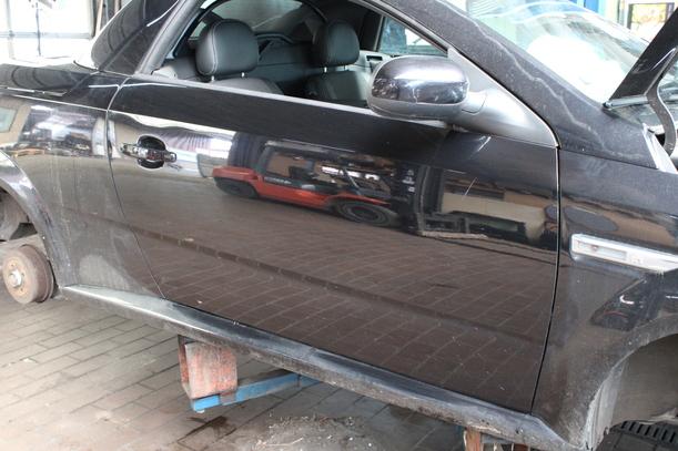 Foto: TÜR VORN RECHTS eines Opel Tigra Twin Top 1.4