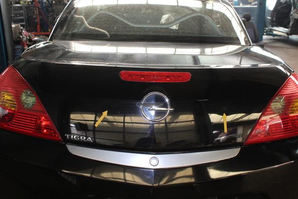 Foto: HECKDECKEL / HECKKLAPPE eines Opel Tigra Twin Top 1.4