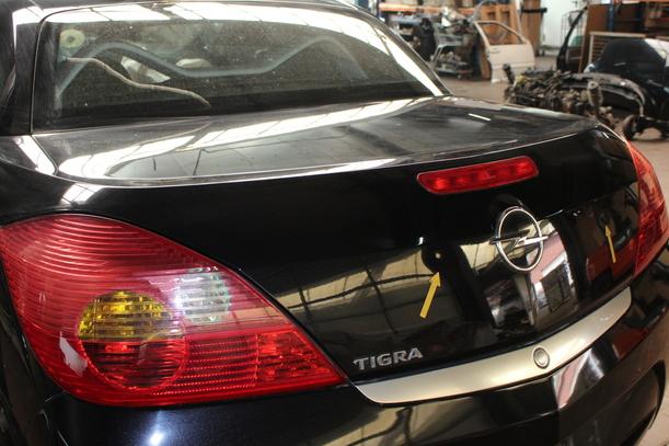 Foto: HECKDECKEL / HECKKLAPPE eines Opel Tigra Twin Top 1.4