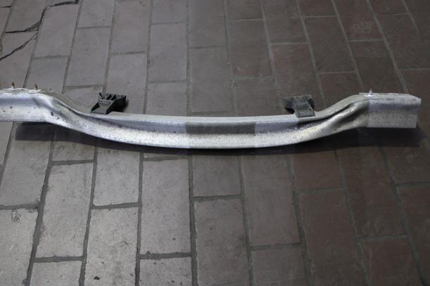 Foto: VERSTÄRKUNG HINTEN eines Opel Tigra Twin Top 1.4