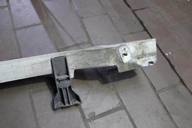 Foto: VERSTÄRKUNG HINTEN eines Opel Tigra Twin Top 1.4