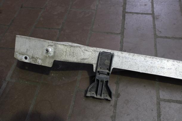 Foto: VERSTÄRKUNG HINTEN eines Opel Tigra Twin Top 1.4
