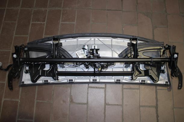 Foto: HUTABLAGE / VERDECKDECKEL eines Opel Tigra Twin Top 1.4