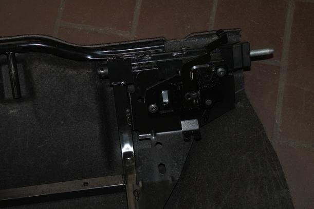 Foto: VERDECKWAND / TRENNWAND eines Opel Tigra Twin Top 1.4